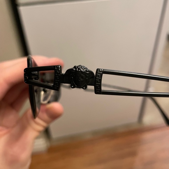 Versace slim black sunglasses - Picture 2 of 4
